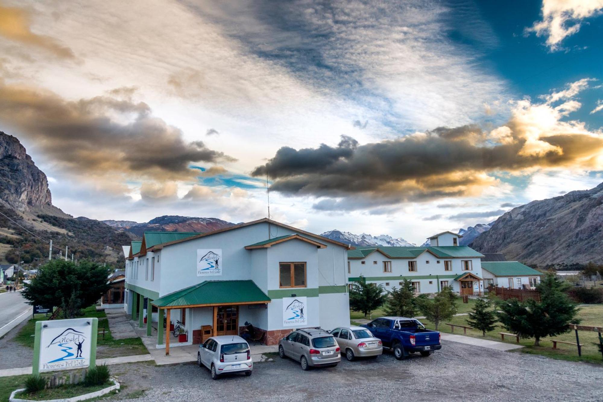 Hostel Pioneros Del Valle El Chalten Kültér fotó