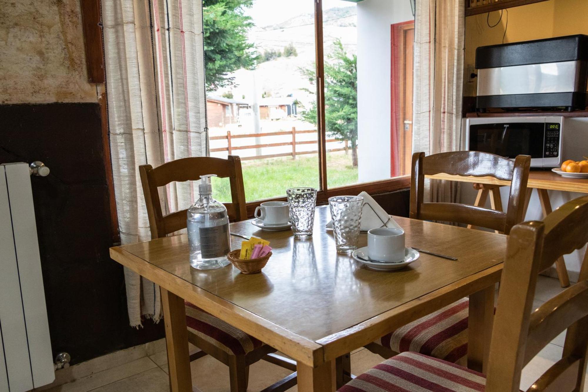 Hostel Pioneros Del Valle El Chalten Kültér fotó