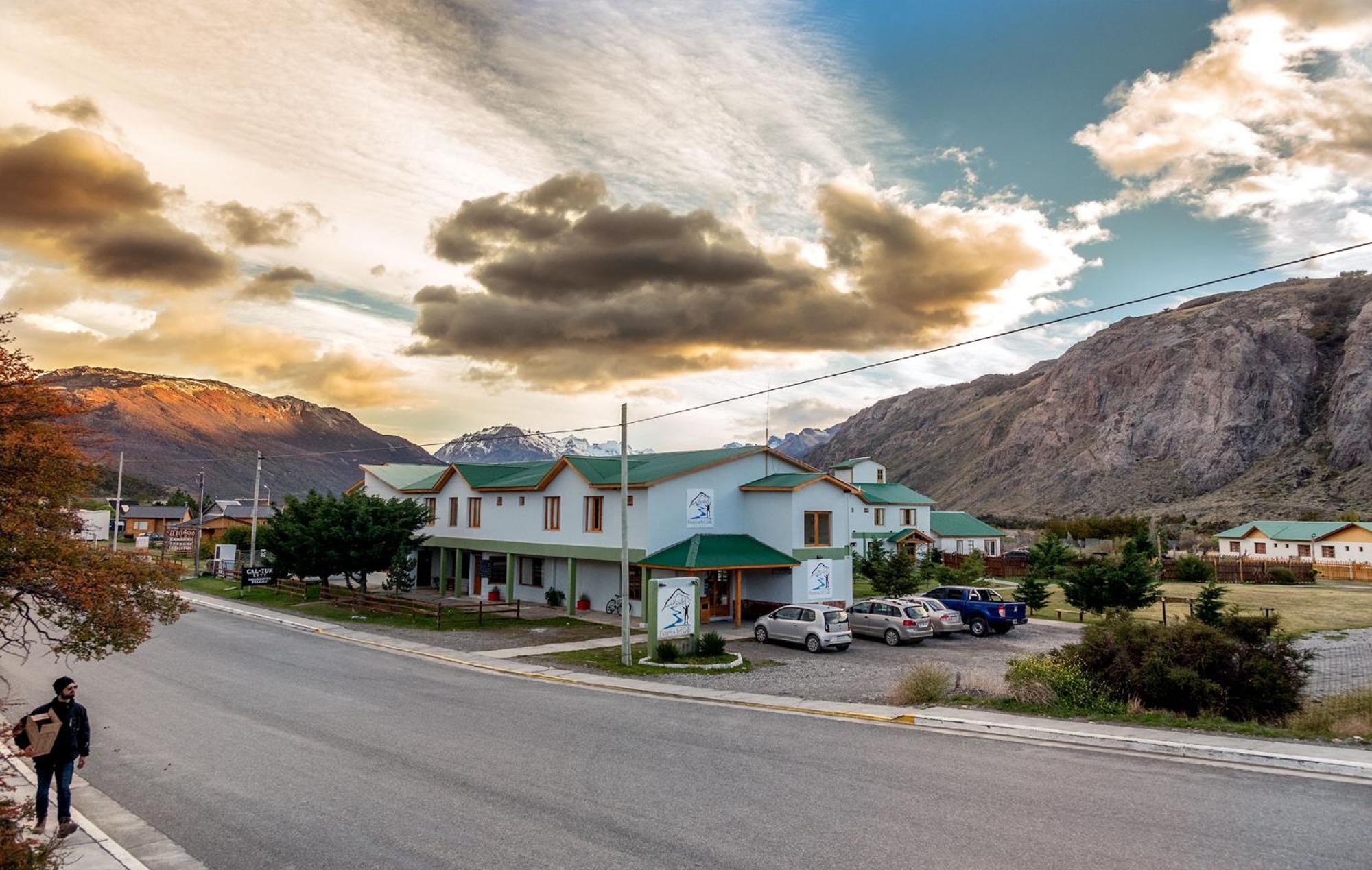 Hostel Pioneros Del Valle El Chalten Kültér fotó